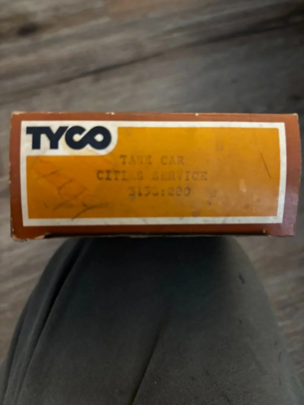 Tyco HO Tank Car Cities Service 315A Railroad train display set up